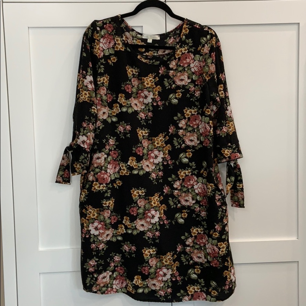 Women’s Shift Floral Pattern Dress